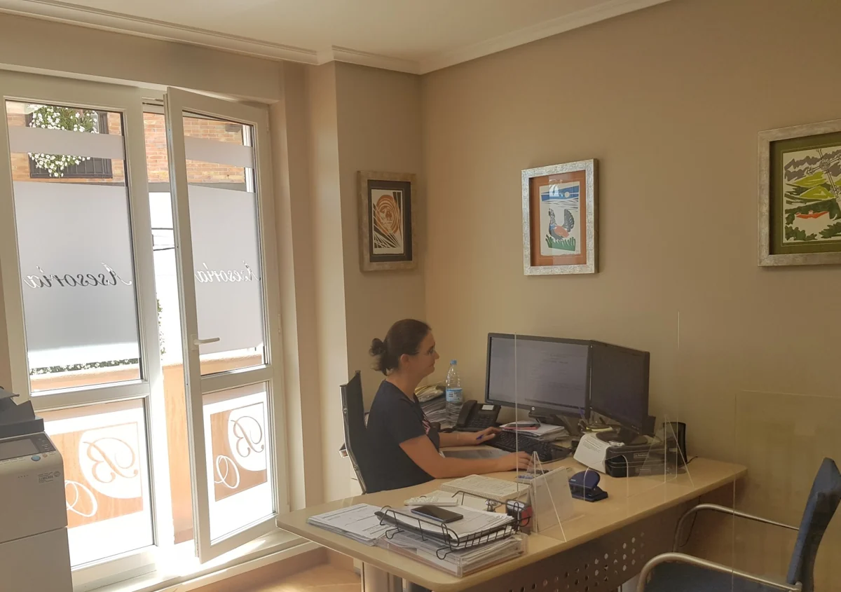 Zona de atención del despacho de Blanco Otero en Suances para clientes de Polanco y Cantabria